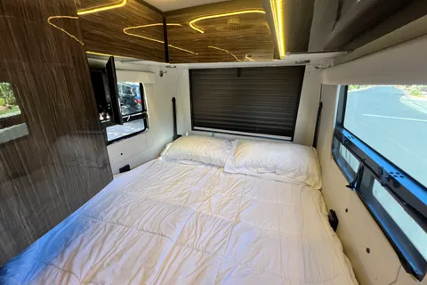 Silver Summit Mercedes Sprinter | 4x4 Winnebago