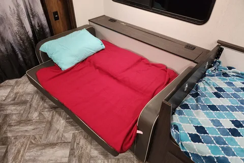Coaster Seeker Forest River Sunseeker Class C