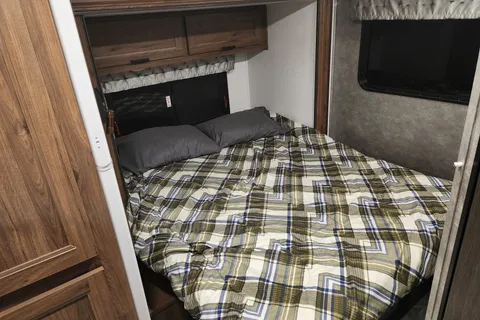 Coaster Seeker Forest River Sunseeker Class C