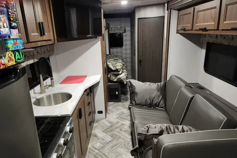 Coaster Seeker Forest River Sunseeker Class C