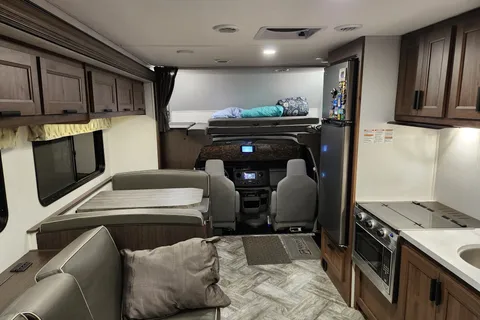 Coaster Seeker Forest River Sunseeker Class C