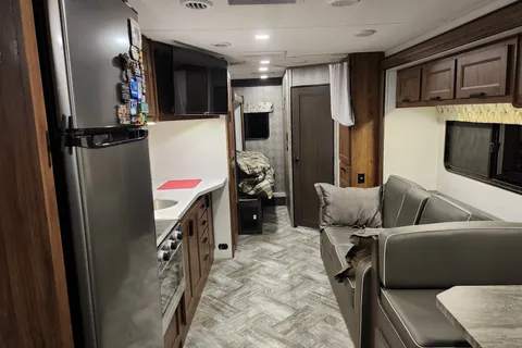 Coaster Seeker Forest River Sunseeker Class C
