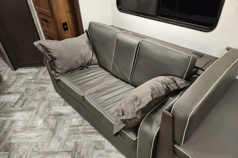 Coaster Seeker Forest River Sunseeker Class C