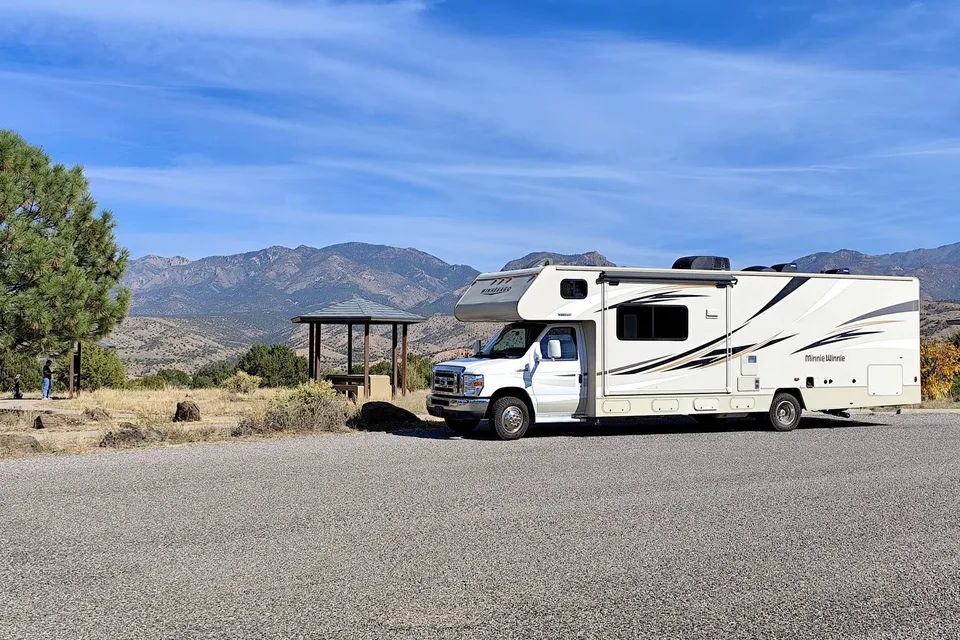 Josh's Winnebago Minnie Winnie 31H Class C