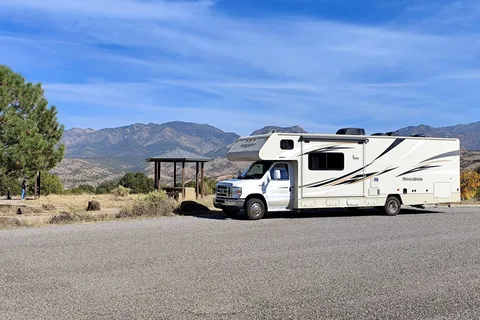 Josh's Winnebago Minnie Winnie 31H Class C