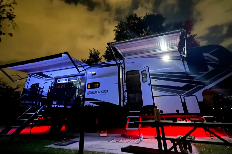 Thompson's Grand Design Momentum 399TH-R Fifth Wheel