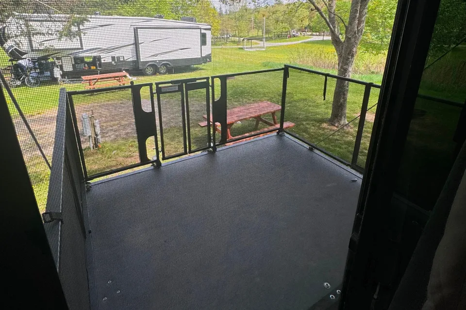 Thompson's Grand Design Momentum 399TH-R Fifth Wheel