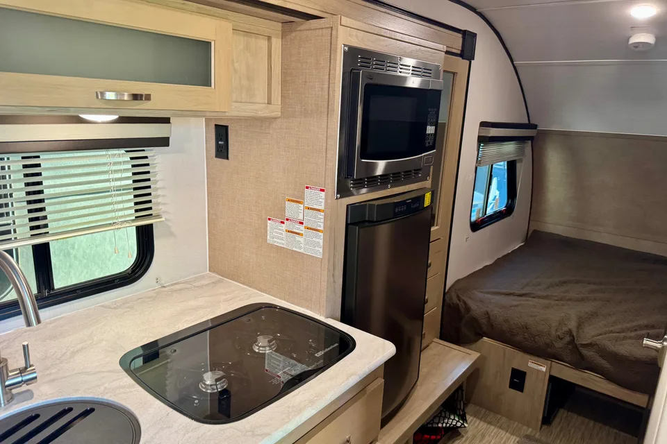 2019 189 R-Pod Hood River Edition - "Hoppy II" a Happy Camper