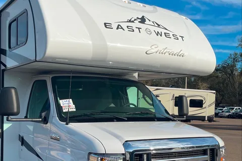 2023 East to West Estrada 2900DS Class C