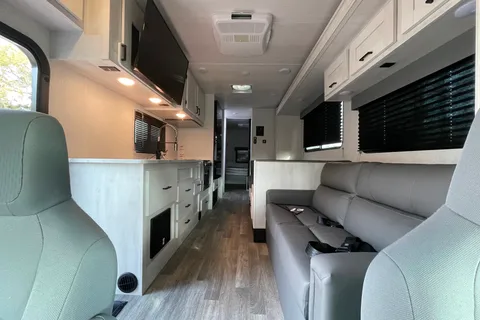 2023 East to West Estrada 2900DS Class C