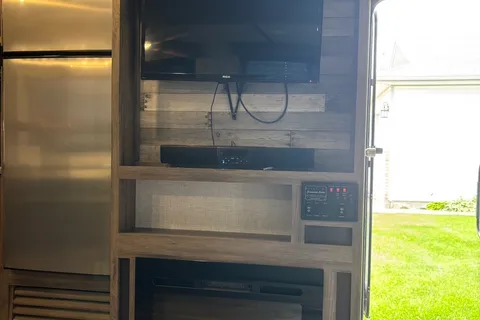 Nicole's zinger 298BH Travel Trailer