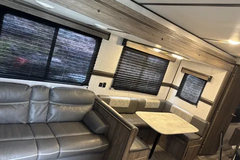 Nicole's zinger 298BH Travel Trailer