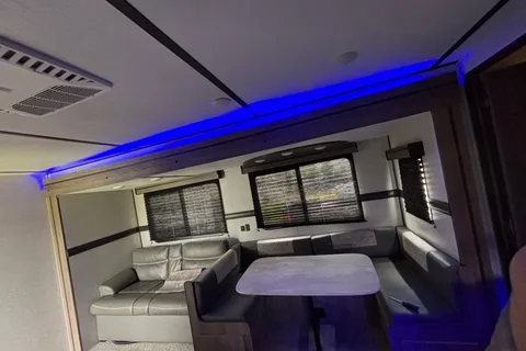 Nicole's zinger 298BH Travel Trailer