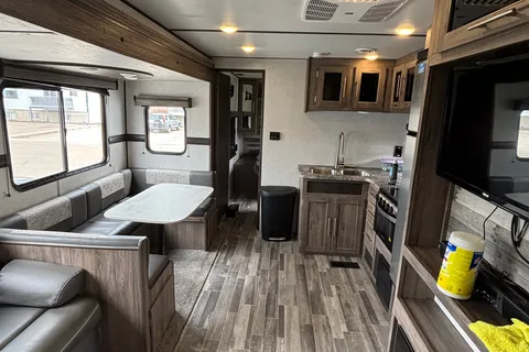 Nicole's zinger 298BH Travel Trailer