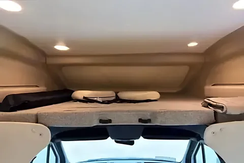 WiFi - Luxurious - Diesel - Great MPG (2)