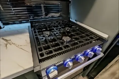 Spacious, Stylish, Family-Friendly: Camping Comfort 5th Wheel