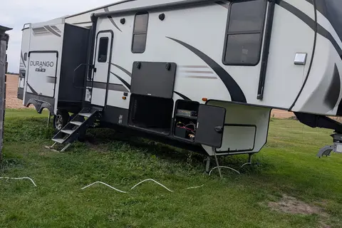 Victoria's Durango 2020 Durango 321 RKT Fifth Wheel