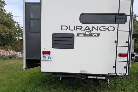 Victoria's Durango 2020 Durango 321 RKT Fifth Wheel
