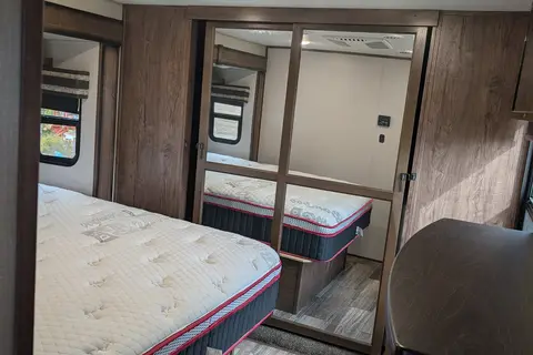 Victoria's Durango 2020 Durango 321 RKT Fifth Wheel