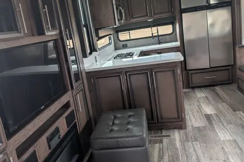 Victoria's Durango 2020 Durango 321 RKT Fifth Wheel