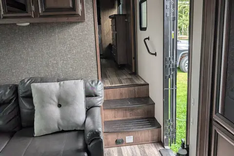 Victoria's Durango 2020 Durango 321 RKT Fifth Wheel