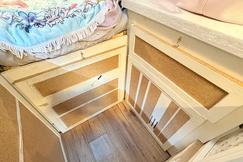 Frank's Ford Transit 250 Campervan
