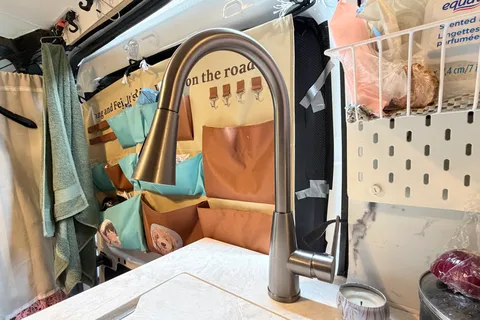 Frank's Ford Transit 250 Campervan