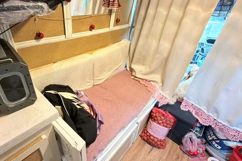 Frank's Ford Transit 250 Campervan