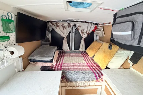 Frank's Ford Transit 250 Campervan