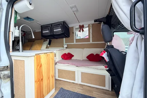 Frank's Ford Transit 250 Campervan