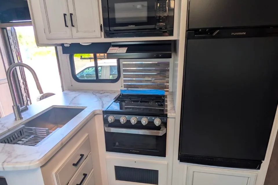 Joseph's Venture 332bvh Travel Trailer