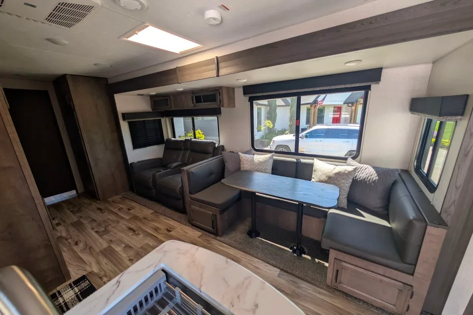 Joseph's Venture 332bvh Travel Trailer