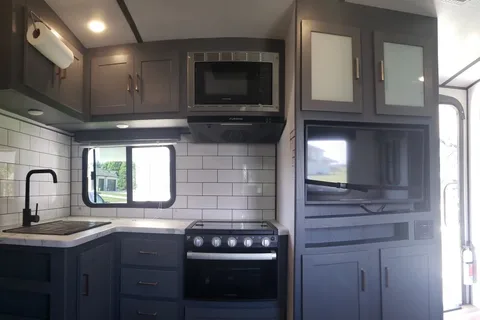 Travel Trailer in Lambton Shores