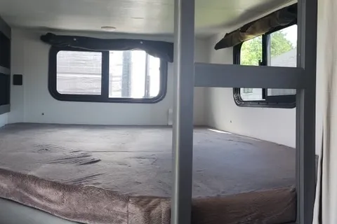 Travel Trailer in Lambton Shores