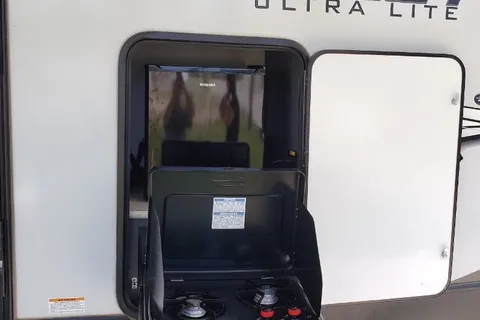 Travel Trailer in Lambton Shores