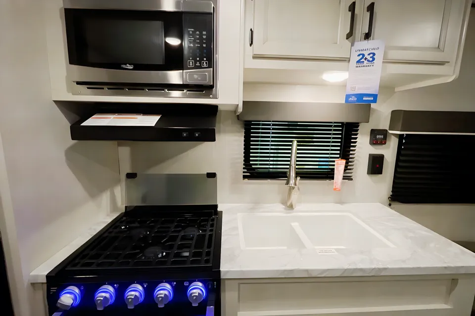 Ion's Jayco Jay Flight SLX 8 264BH Travel Trailer