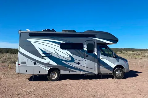 Luxury Class C, sleep 5,Mercedes! Solar, AC, Heat, Generator, Slide out and Starlink