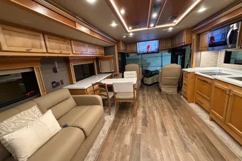 Christopher's Tiffin Motorhomes Allegro red 360 38ka Class A