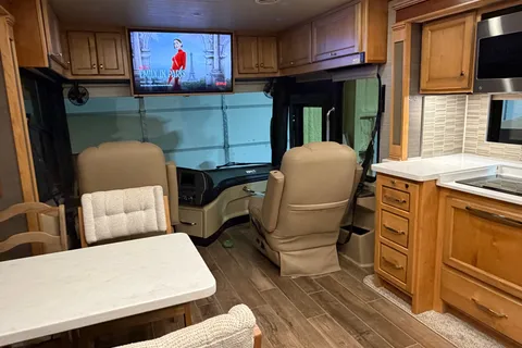 Christopher's Tiffin Motorhomes Allegro red 360 38ka Class A