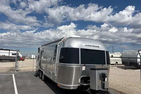 Great For Families with Young Kids - Airstream Flying Cloud 25FB