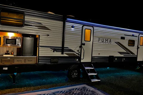 Brand New Palomino Puma 31QBBH Travel Trailer