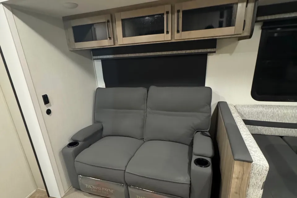 Brand New Palomino Puma 31QBBH Travel Trailer