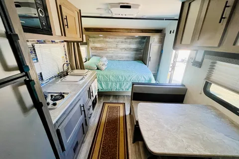William's Gulf Stream Conquest 197BH Travel Trailer