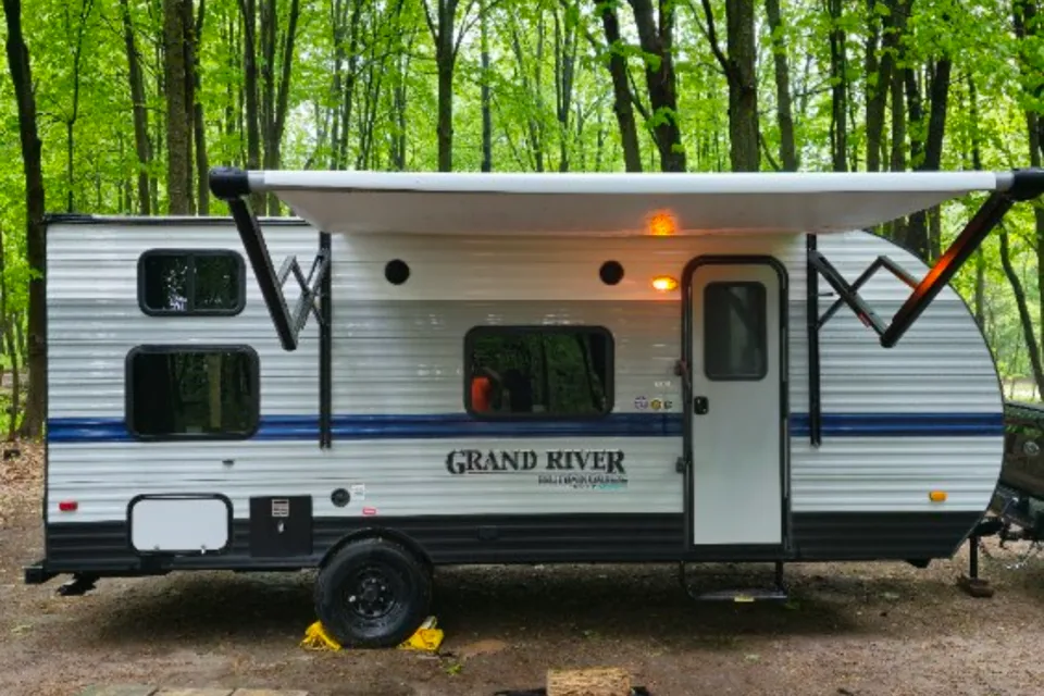 New Grand River 22MB Travel Trailer