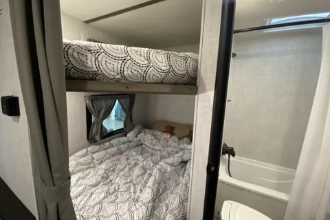 New Grand River 22MB Travel Trailer