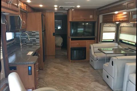 Goody's RV - Beautiful Fleetwood Bounder