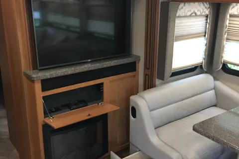Goody's RV - Beautiful Fleetwood Bounder