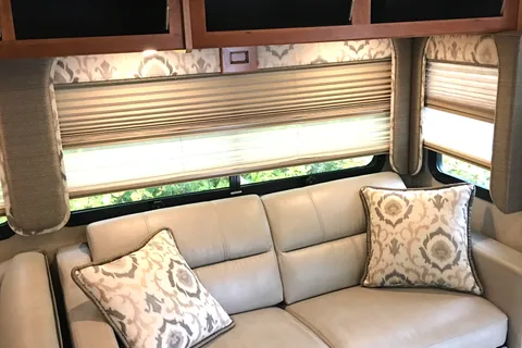 Goody's RV - Beautiful Fleetwood Bounder