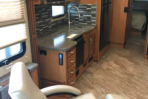 Goody's RV - Beautiful Fleetwood Bounder