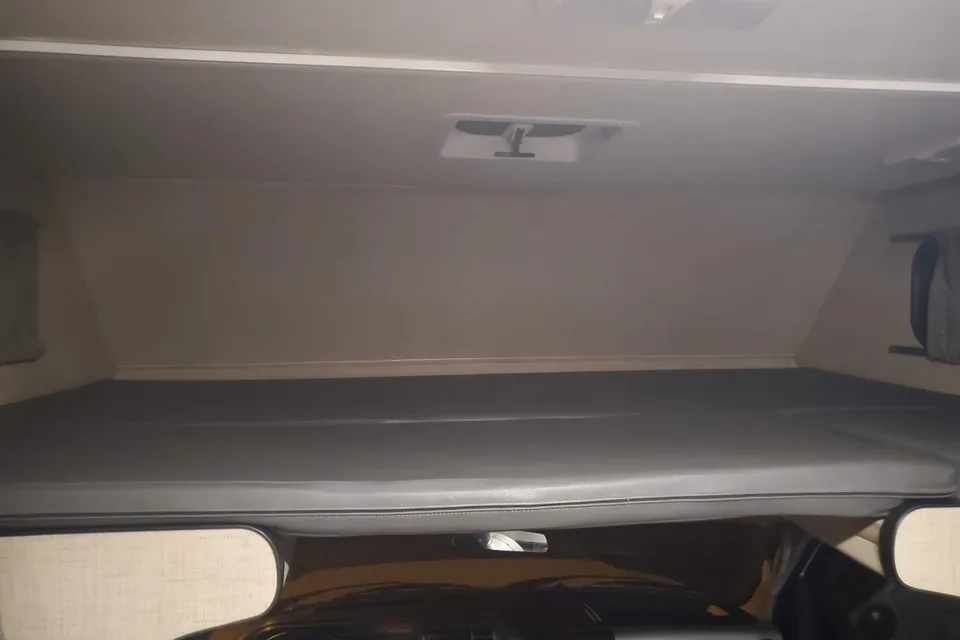 Solar equipped and fully stocked 30' Thor Motor Coach Majestic 28A